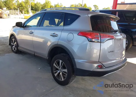 2018 Toyota Rav4 Xle z USA, uszkodzony, nr VIN 2T3WFREV7JW410549